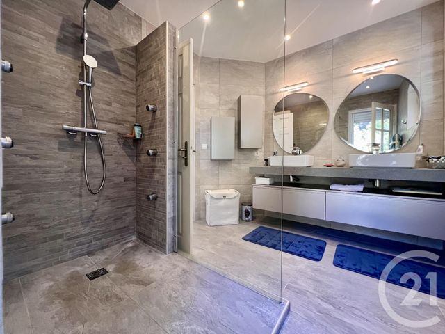 maison à vendre - 7 pièces - 300.0 m2 - BANDOL - 83 - PROVENCE-ALPES-COTE-D-AZUR - Century 21 Immobilière Charlemagne