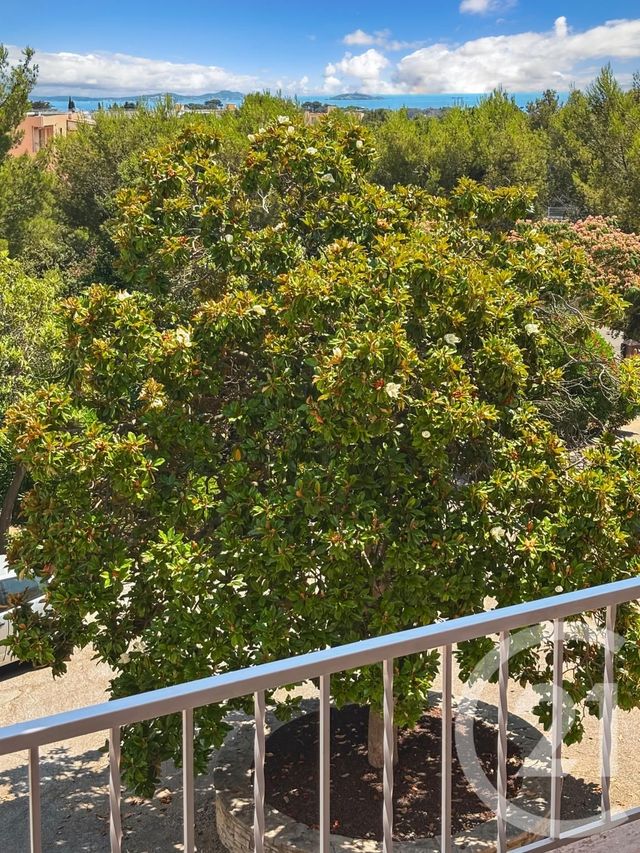 Appartement F3 à vendre - 3 pièces - 67.08 m2 - BANDOL - 83 - PROVENCE-ALPES-COTE-D-AZUR - Century 21 Immobilière Charlemagne
