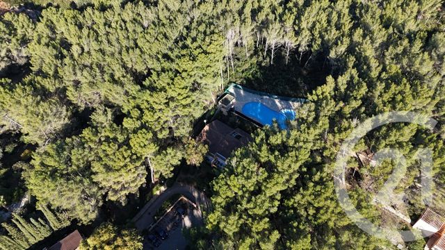 Appartement Studio Cabine à vendre - 1 pièce - 22.5 m2 - SANARY SUR MER - 83 - PROVENCE-ALPES-COTE-D-AZUR - Century 21 Immobilière Charlemagne