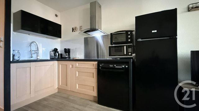 Appartement Studio Cabine à vendre - 1 pièce - 22.5 m2 - SANARY SUR MER - 83 - PROVENCE-ALPES-COTE-D-AZUR - Century 21 Immobilière Charlemagne