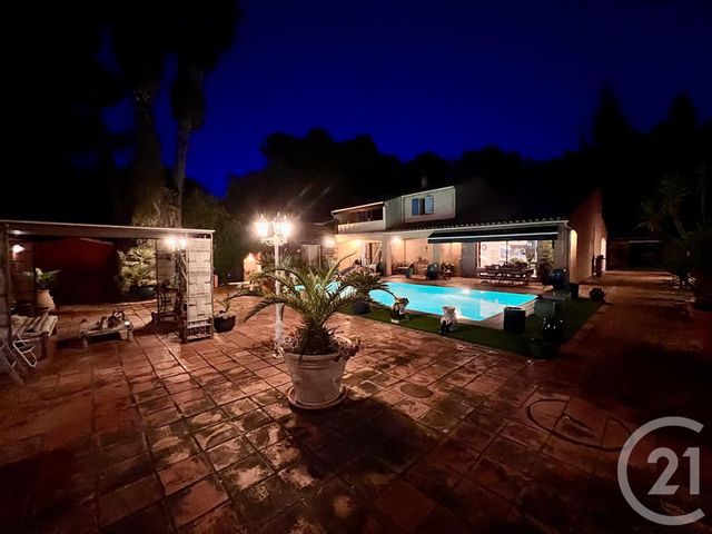 Afficher la photo en grand maison à vendre - 6 pièces - 220.0 m2 - LE BEAUSSET - 83 - PROVENCE-ALPES-COTE-D-AZUR - Century 21 Immobilière Charlemagne