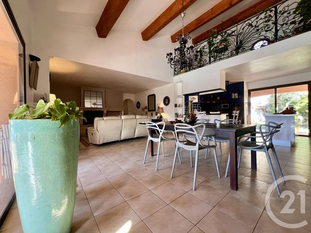 Afficher la photo en grand maison à vendre - 6 pièces - 220.0 m2 - LE BEAUSSET - 83 - PROVENCE-ALPES-COTE-D-AZUR - Century 21 Immobilière Charlemagne