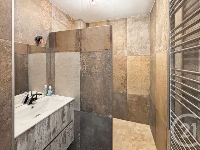 Afficher la photo en grand Appartement à vendre - 2 pièces - 41.03 m2 - BANDOL - 83 - PROVENCE-ALPES-COTE-D-AZUR - Century 21 Immobilière Charlemagne