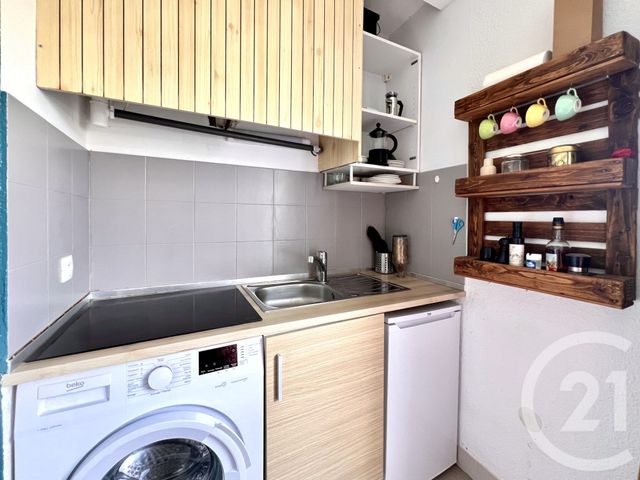 Appartement Studio à vendre - 1 pièce - 20.0 m2 - BANDOL - 83 - PROVENCE-ALPES-COTE-D-AZUR - Century 21 Immobilière Charlemagne