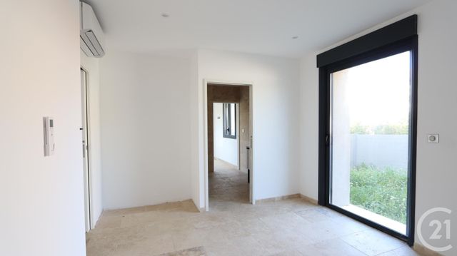 Appartement T4 à vendre - 4 pièces - 79.35 m2 - SANARY SUR MER - 83 - PROVENCE-ALPES-COTE-D-AZUR - Century 21 Immobilière Charlemagne Appartement T4 à vendre - 4 pièces - 79.35 m2 - SANARY SUR MER - 83 - PROVENCE-ALPES-COTE-D-AZUR - Century 21 Immobilière Charlemagne