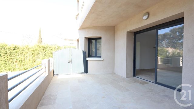 Appartement T4 à vendre - 4 pièces - 79.35 m2 - SANARY SUR MER - 83 - PROVENCE-ALPES-COTE-D-AZUR - Century 21 Immobilière Charlemagne Appartement T4 à vendre - 4 pièces - 79.35 m2 - SANARY SUR MER - 83 - PROVENCE-ALPES-COTE-D-AZUR - Century 21 Immobilière Charlemagne