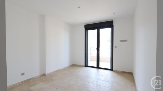 Appartement T4 à vendre - 4 pièces - 79.35 m2 - SANARY SUR MER - 83 - PROVENCE-ALPES-COTE-D-AZUR - Century 21 Immobilière Charlemagne Appartement T4 à vendre - 4 pièces - 79.35 m2 - SANARY SUR MER - 83 - PROVENCE-ALPES-COTE-D-AZUR - Century 21 Immobilière Charlemagne