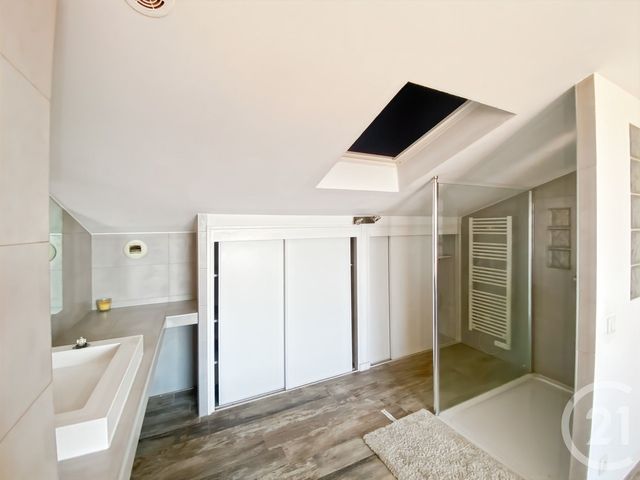 Appartement Triplex à vendre - 4 pièces - 84.94 m2 - BANDOL - 83 - PROVENCE-ALPES-COTE-D-AZUR - Century 21 Immobilière Charlemagne