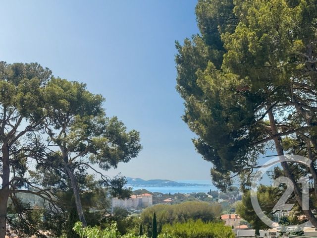Appartement T3 à vendre - 3 pièces - 68.27 m2 - SANARY SUR MER - 83 - PROVENCE-ALPES-COTE-D-AZUR - Century 21 Immobilière Charlemagne