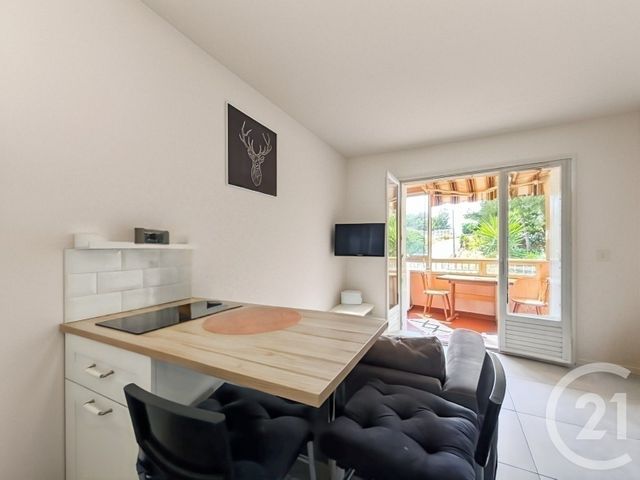 Appartement T1 à vendre - 1 pièce - 25.52 m2 - BANDOL - 83 - PROVENCE-ALPES-COTE-D-AZUR - Century 21 Immobilière Charlemagne