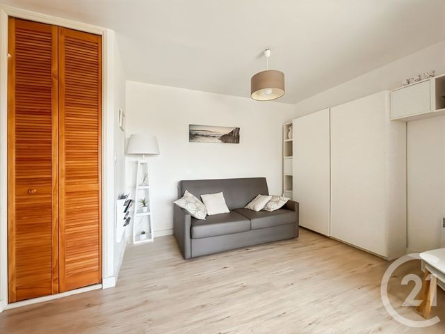 Afficher la photo en grand Appartement Studio à vendre - 1 pièce - 22.46 m2 - BANDOL - 83 - PROVENCE-ALPES-COTE-D-AZUR - Century 21 Immobilière Charlemagne