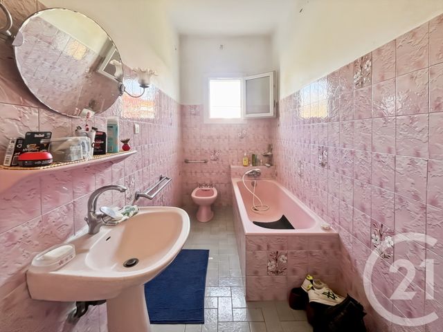 Appartement T3 à vendre - 3 pièces - 100.0 m2 - BANDOL - 83 - PROVENCE-ALPES-COTE-D-AZUR - Century 21 Immobilière Charlemagne