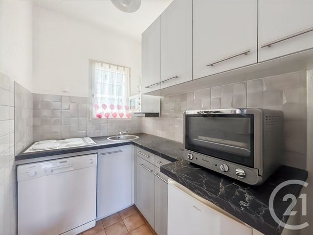 Appartement T3 à vendre - 3 pièces - 40.92 m2 - BANDOL - 83 - PROVENCE-ALPES-COTE-D-AZUR - Century 21 Immobilière Charlemagne