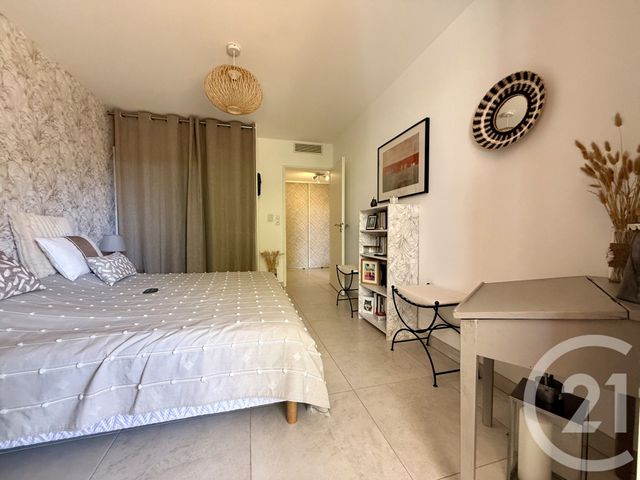 Appartement T3 à vendre - 3 pièces - 65.34 m2 - BANDOL - 83 - PROVENCE-ALPES-COTE-D-AZUR - Century 21 Immobilière Charlemagne