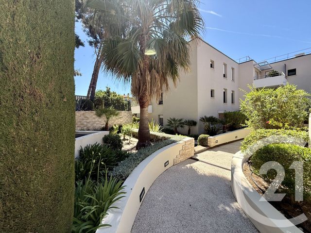 Appartement T3 à vendre - 3 pièces - 65.34 m2 - BANDOL - 83 - PROVENCE-ALPES-COTE-D-AZUR - Century 21 Immobilière Charlemagne