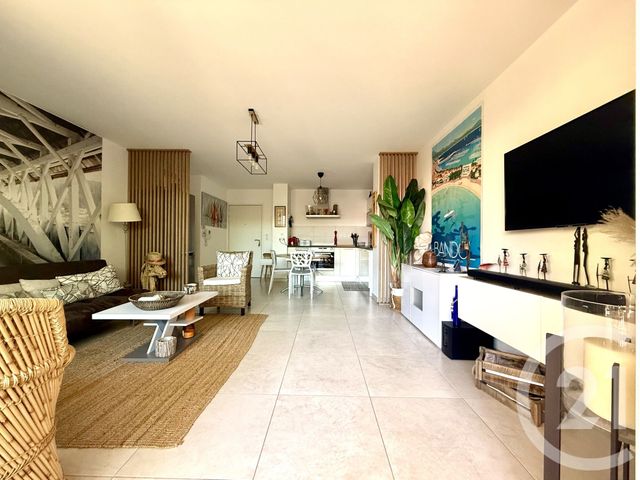 Appartement T3 à vendre - 3 pièces - 65.34 m2 - BANDOL - 83 - PROVENCE-ALPES-COTE-D-AZUR - Century 21 Immobilière Charlemagne