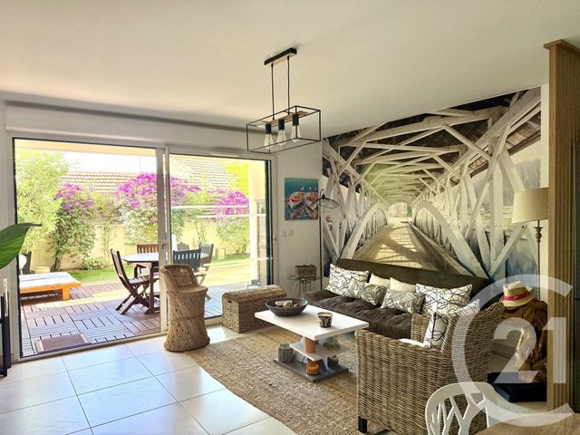 Appartement T3 à vendre - 3 pièces - 65.34 m2 - BANDOL - 83 - PROVENCE-ALPES-COTE-D-AZUR - Century 21 Immobilière Charlemagne