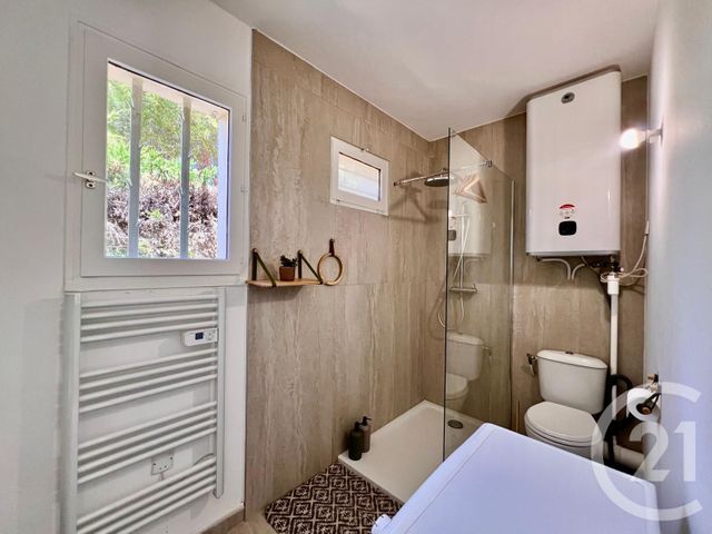 Appartement T2 à vendre - 2 pièces - 33.0 m2 - BANDOL - 83 - PROVENCE-ALPES-COTE-D-AZUR - Century 21 Immobilière Charlemagne