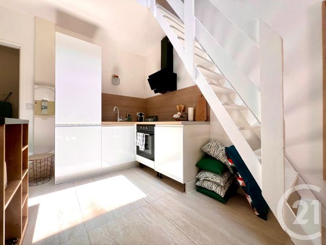 Appartement T2 à vendre - 2 pièces - 33.0 m2 - BANDOL - 83 - PROVENCE-ALPES-COTE-D-AZUR - Century 21 Immobilière Charlemagne