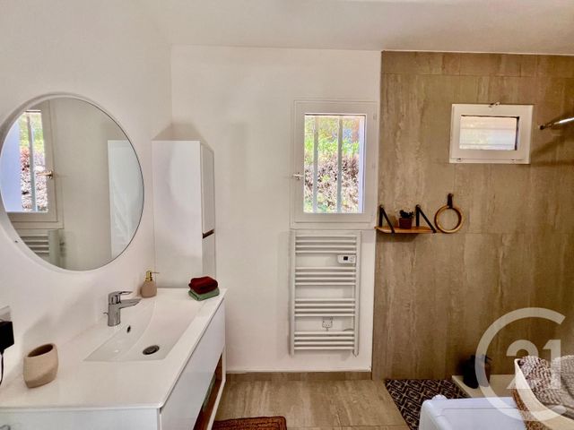 Appartement T2 à vendre - 2 pièces - 33.0 m2 - BANDOL - 83 - PROVENCE-ALPES-COTE-D-AZUR - Century 21 Immobilière Charlemagne