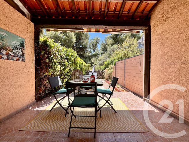 Appartement T2 à vendre - 2 pièces - 33.0 m2 - BANDOL - 83 - PROVENCE-ALPES-COTE-D-AZUR - Century 21 Immobilière Charlemagne