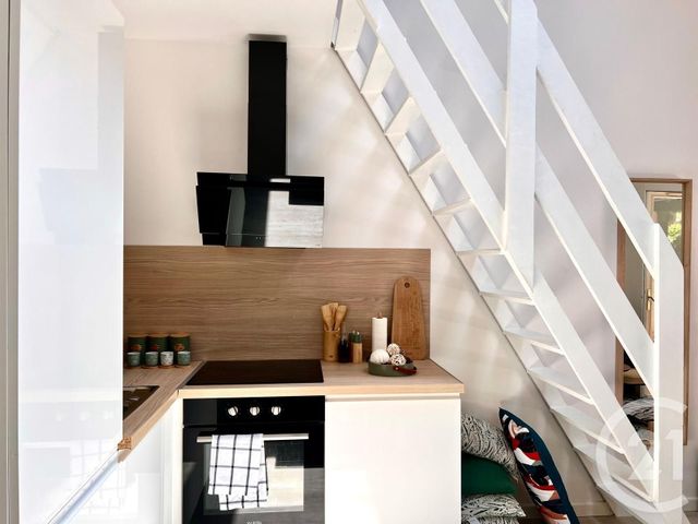 Appartement T2 à vendre - 2 pièces - 33.0 m2 - BANDOL - 83 - PROVENCE-ALPES-COTE-D-AZUR - Century 21 Immobilière Charlemagne