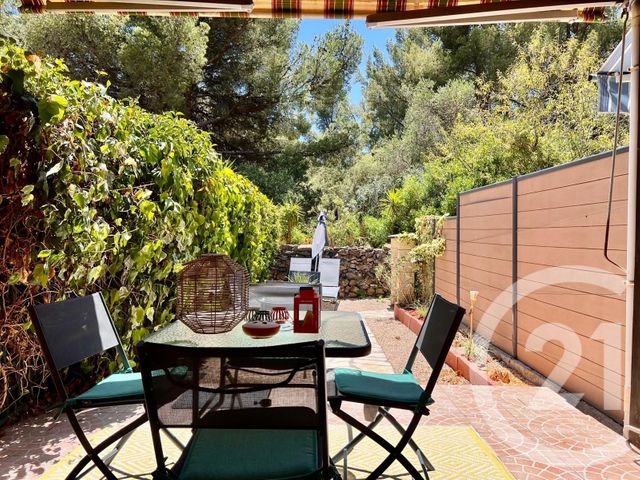 Appartement T2 à vendre - 2 pièces - 33.0 m2 - BANDOL - 83 - PROVENCE-ALPES-COTE-D-AZUR - Century 21 Immobilière Charlemagne