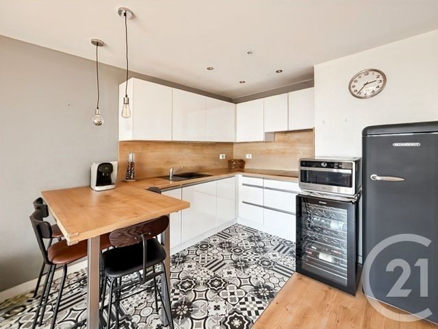 Appartement à vendre - 2 pièces - 44.05 m2 - BANDOL - 83 - PROVENCE-ALPES-COTE-D-AZUR - Century 21 Immobilière Charlemagne