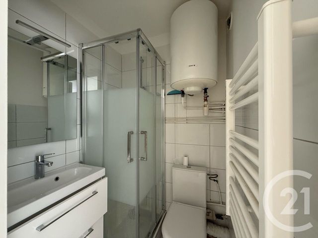 Appartement Studio à louer - 1 pièce - 23.11 m2 - BANDOL - 83 - PROVENCE-ALPES-COTE-D-AZUR - Century 21 Immobilière Charlemagne