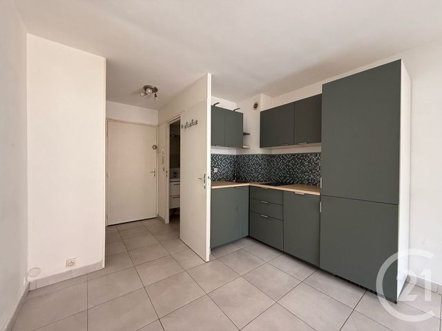 Appartement Studio à louer - 1 pièce - 23.11 m2 - BANDOL - 83 - PROVENCE-ALPES-COTE-D-AZUR - Century 21 Immobilière Charlemagne