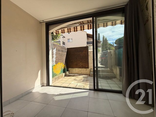 Appartement Studio à louer - 1 pièce - 23.11 m2 - BANDOL - 83 - PROVENCE-ALPES-COTE-D-AZUR - Century 21 Immobilière Charlemagne