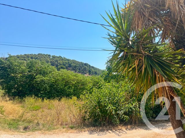 Afficher la photo en grand Appartement à vendre - 3 pièces - 62.0 m2 - LA CADIERE D AZUR - 83 - PROVENCE-ALPES-COTE-D-AZUR - Century 21 Immobilière Charlemagne