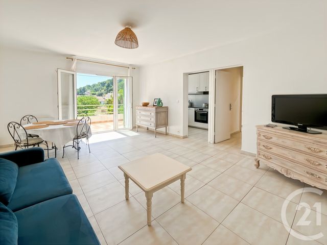 Afficher la photo en grand Appartement à vendre - 3 pièces - 62.0 m2 - LA CADIERE D AZUR - 83 - PROVENCE-ALPES-COTE-D-AZUR - Century 21 Immobilière Charlemagne