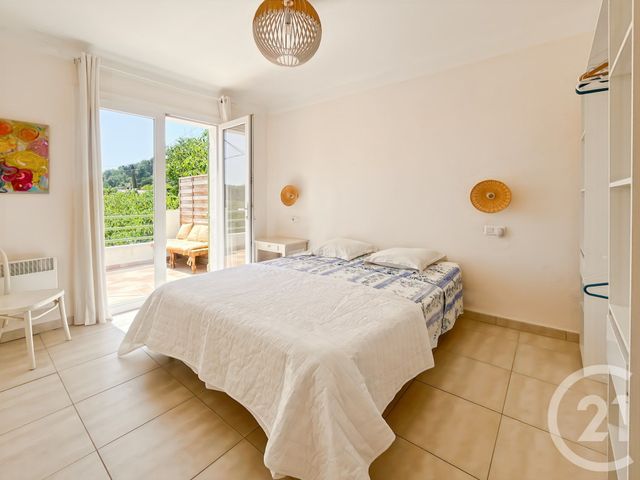 Afficher la photo en grand Appartement à vendre - 3 pièces - 62.0 m2 - LA CADIERE D AZUR - 83 - PROVENCE-ALPES-COTE-D-AZUR - Century 21 Immobilière Charlemagne