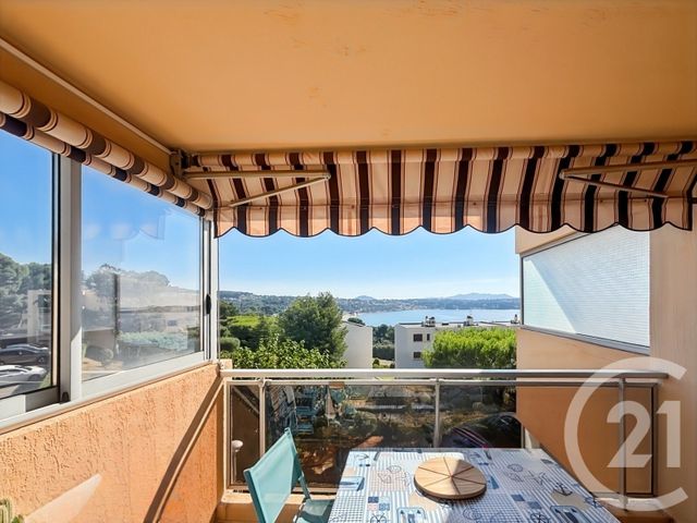 Appartement T2 à vendre - 2 pièces - 29.16 m2 - BANDOL - 83 - PROVENCE-ALPES-COTE-D-AZUR - Century 21 Immobilière Charlemagne