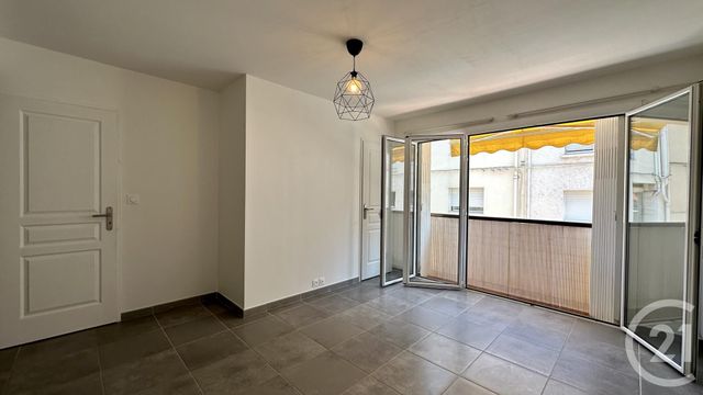 Appartement F2 à louer - 2 pièces - 29.68 m2 - BANDOL - 83 - PROVENCE-ALPES-COTE-D-AZUR - Century 21 Immobilière Charlemagne