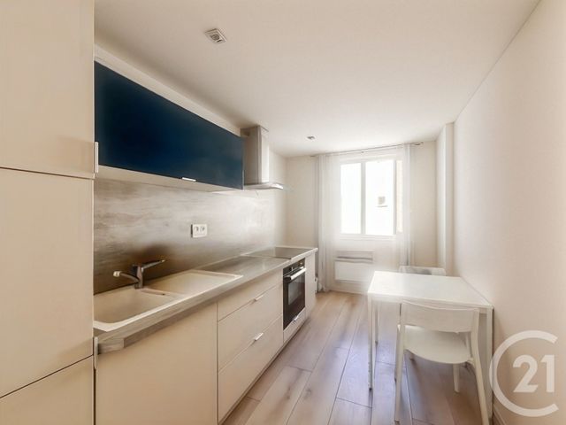 Appartement à vendre - 2 pièces - 35.65 m2 - BANDOL - 83 - PROVENCE-ALPES-COTE-D-AZUR - Century 21 Immobilière Charlemagne