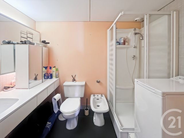 Appartement F1 à louer - 1 pièce - 30.63 m2 - BANDOL - 83 - PROVENCE-ALPES-COTE-D-AZUR - Century 21 Immobilière Charlemagne