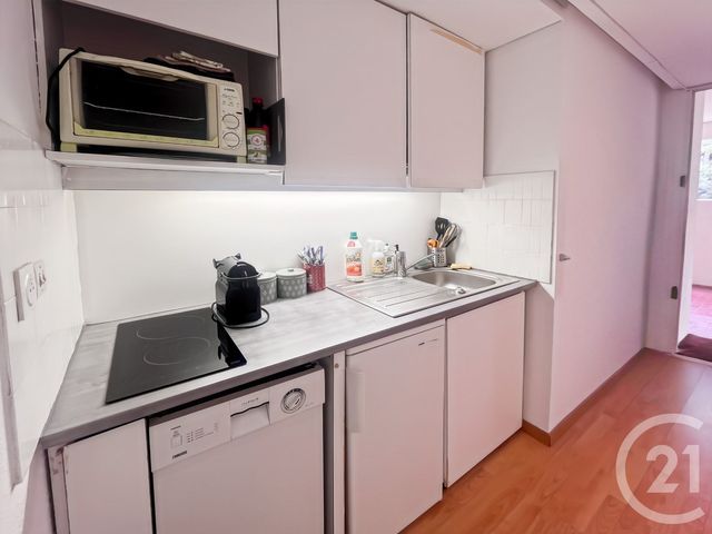 Appartement F1 à louer - 1 pièce - 30.63 m2 - BANDOL - 83 - PROVENCE-ALPES-COTE-D-AZUR - Century 21 Immobilière Charlemagne