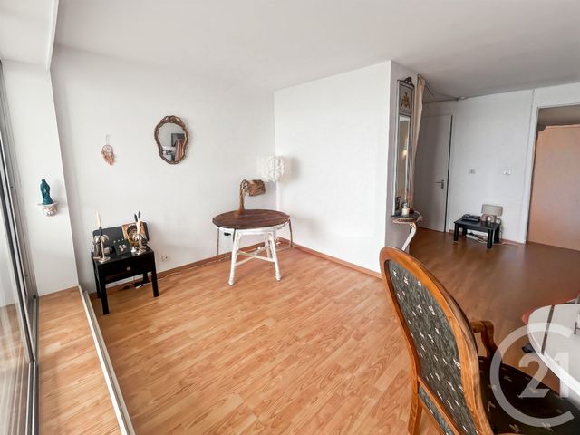 Appartement F1 à louer - 1 pièce - 30.63 m2 - BANDOL - 83 - PROVENCE-ALPES-COTE-D-AZUR - Century 21 Immobilière Charlemagne