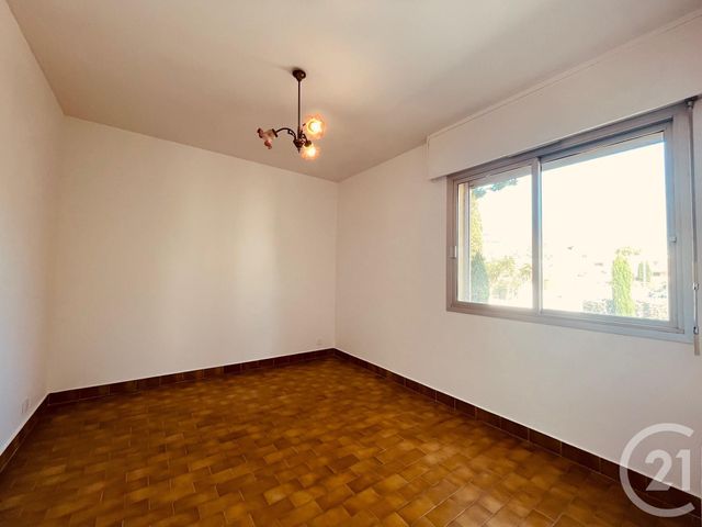 Appartement F2 à louer - 2 pièces - 47.11 m2 - BANDOL - 83 - PROVENCE-ALPES-COTE-D-AZUR - Century 21 Immobilière Charlemagne