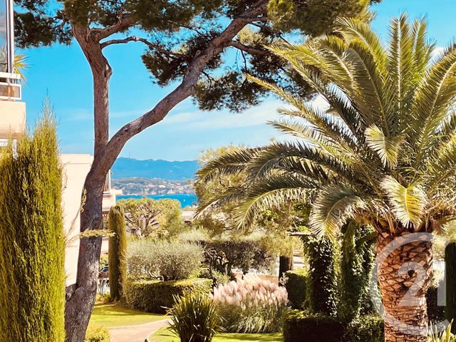 Appartement F2 à louer - 2 pièces - 47.11 m2 - BANDOL - 83 - PROVENCE-ALPES-COTE-D-AZUR - Century 21 Immobilière Charlemagne