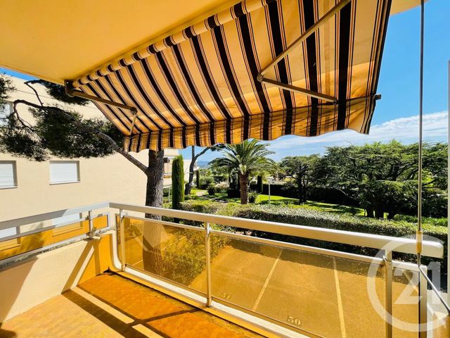 Appartement F2 à louer - 2 pièces - 47.11 m2 - BANDOL - 83 - PROVENCE-ALPES-COTE-D-AZUR - Century 21 Immobilière Charlemagne