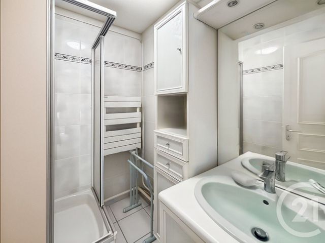 Appartement à vendre - 3 pièces - 61.0 m2 - BANDOL - 83 - PROVENCE-ALPES-COTE-D-AZUR - Century 21 Immobilière Charlemagne