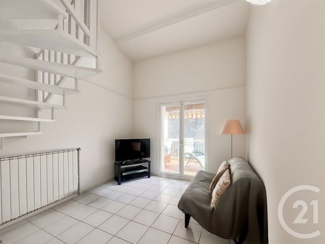 Appartement à vendre - 3 pièces - 61.0 m2 - BANDOL - 83 - PROVENCE-ALPES-COTE-D-AZUR - Century 21 Immobilière Charlemagne