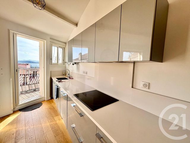 Appartement T4 à vendre - 4 pièces - 75.0 m2 - BANDOL - 83 - PROVENCE-ALPES-COTE-D-AZUR - Century 21 Immobilière Charlemagne