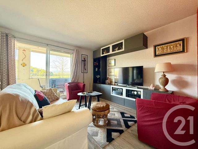 Appartement T3 à vendre - 3 pièces - 65.0 m2 - LE BEAUSSET - 83 - PROVENCE-ALPES-COTE-D-AZUR - Century 21 Immobilière Charlemagne