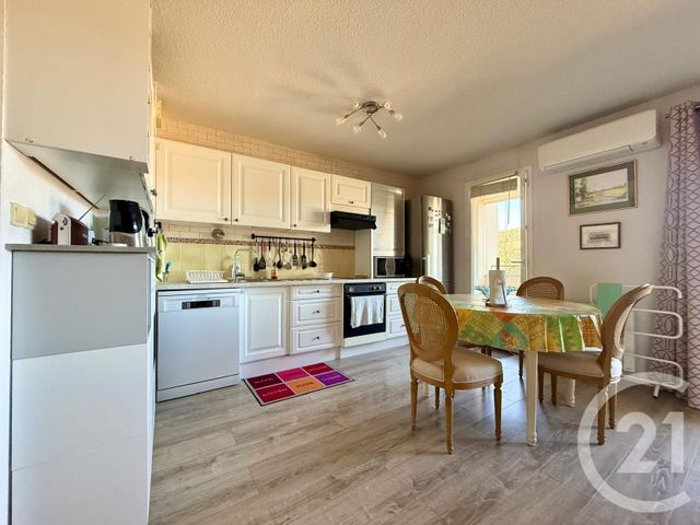 Appartement T3 à vendre - 3 pièces - 65.0 m2 - LE BEAUSSET - 83 - PROVENCE-ALPES-COTE-D-AZUR - Century 21 Immobilière Charlemagne