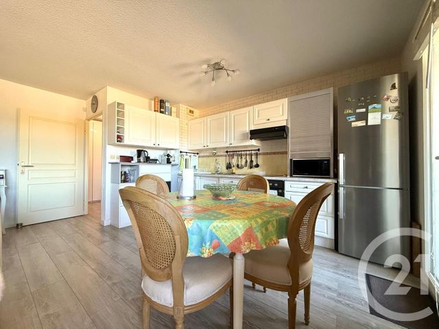 Appartement T3 à vendre - 3 pièces - 65.0 m2 - LE BEAUSSET - 83 - PROVENCE-ALPES-COTE-D-AZUR - Century 21 Immobilière Charlemagne