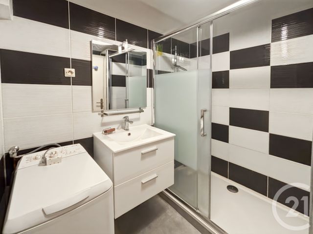 Appartement F1 à vendre - 1 pièce - 32.0 m2 - BANDOL - 83 - PROVENCE-ALPES-COTE-D-AZUR - Century 21 Immobilière Charlemagne